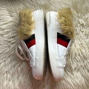 Steve madden white striped faux fur trim casual sneaker low top women’s 7.5